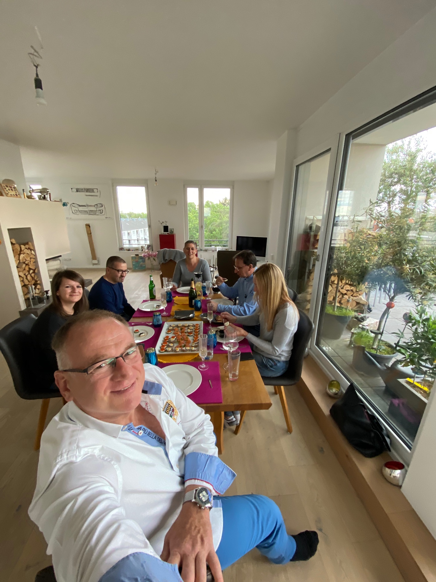 Gemeinsames Abendessen der Trainingsgruppe nach dem Dojo